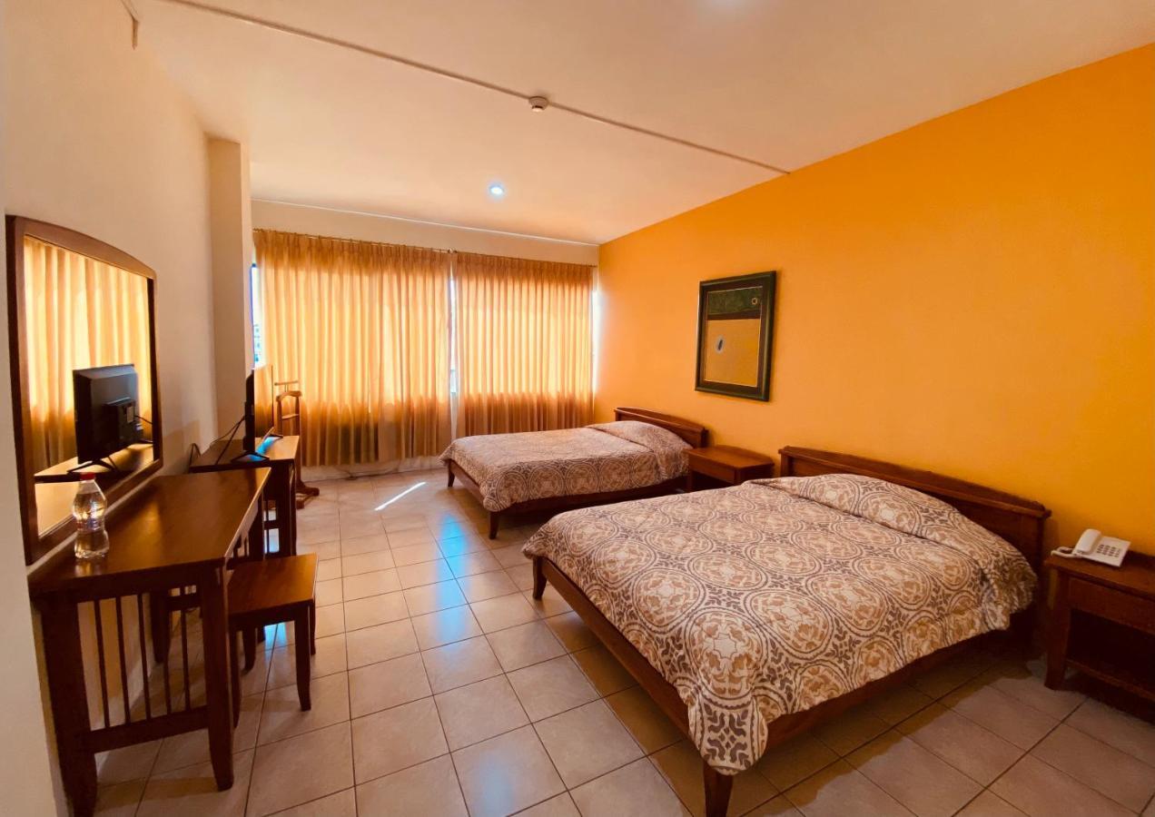 Hostal Solar Del Puerto Machala Kültér fotó